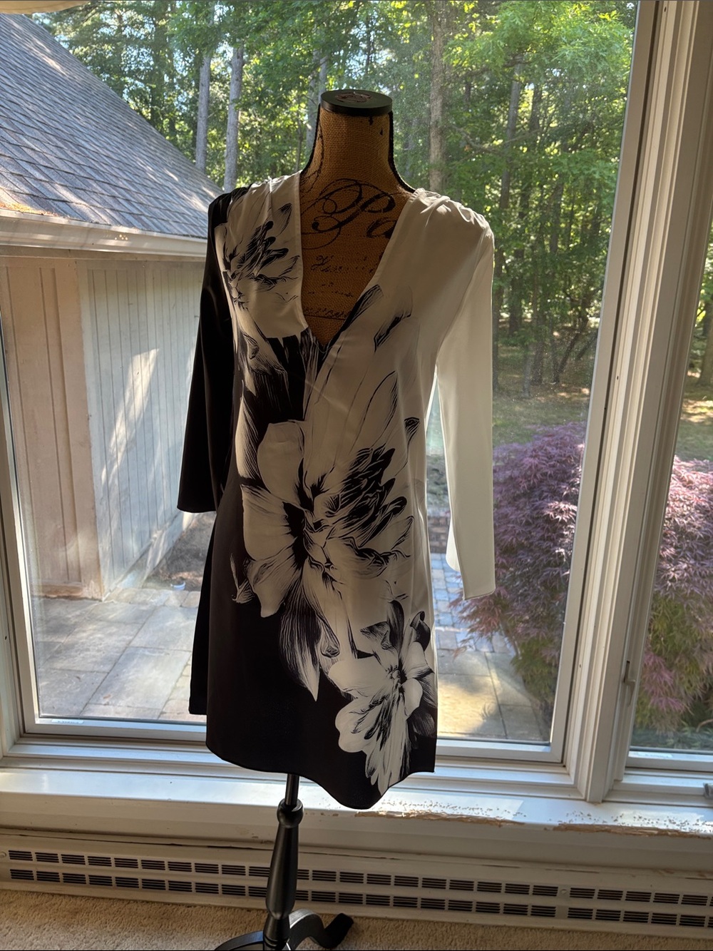 Monochrome Floral Shift Dress - Black & White